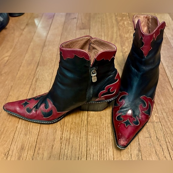 Donald J. Pliner Black and Red Genuine Leather Ankle Boots - Picture 2 of 12